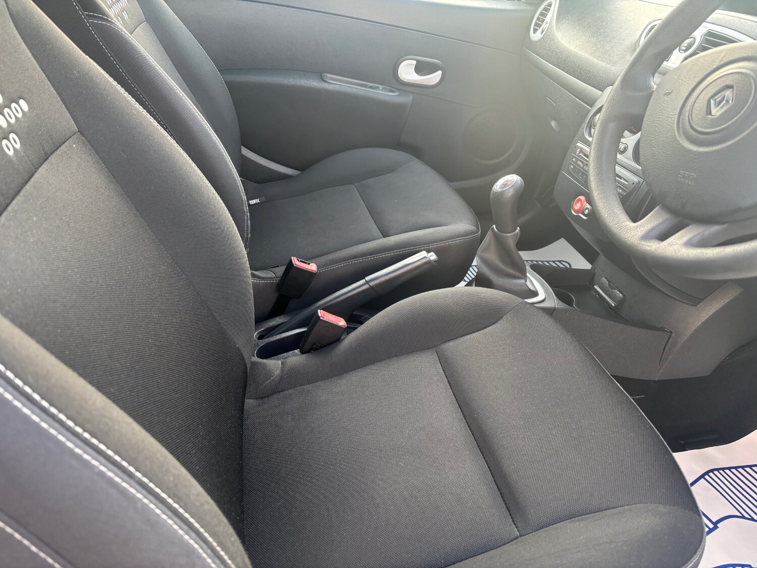 Used Renault Clio 2011 for sale - 77166236: Photo 8