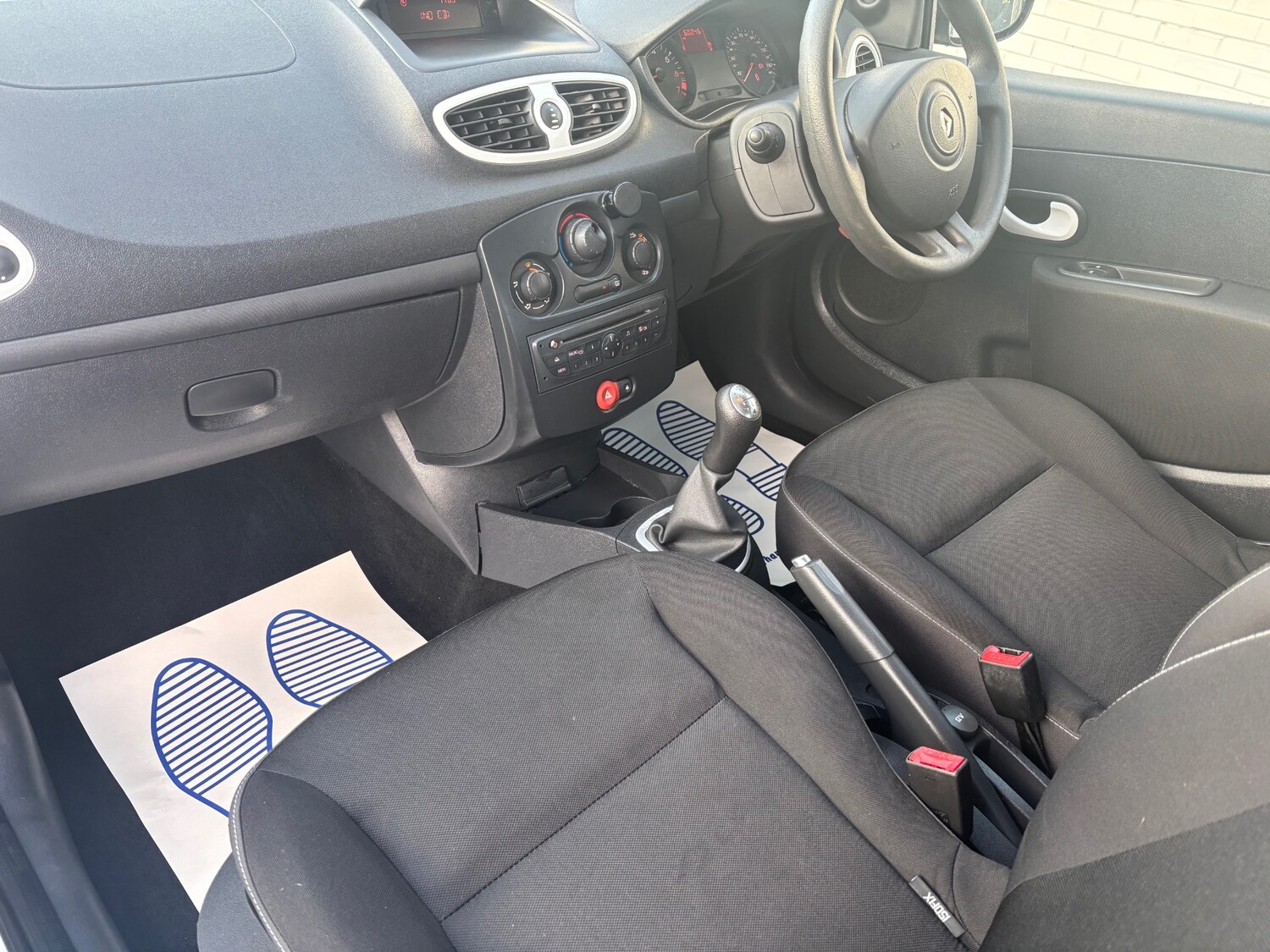 Used Renault Clio 2011 for sale - 77166236: Photo 9