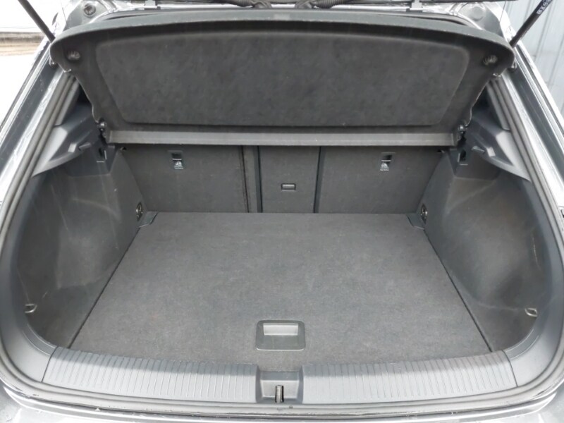 Used Volkswagen T-Roc 2022 for sale - 76451106: Photo 8