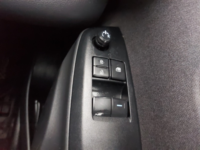 Used Toyota Yaris 2023 for sale - 76548947: Photo 17