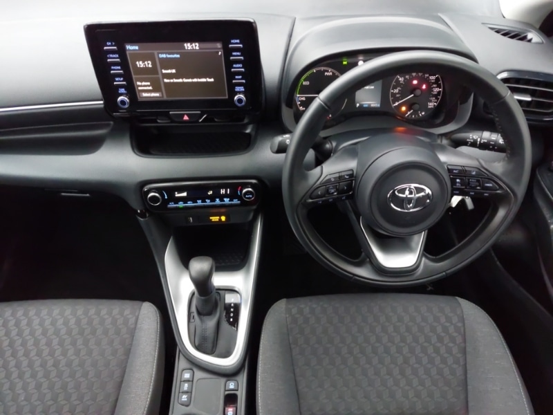 Used Toyota Yaris 2023 for sale - 76548947: Photo 2