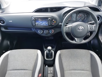 Used Toyota Yaris 2020 for sale - 79218104: Photo
