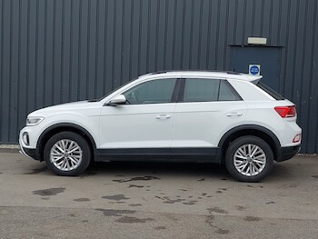 Used Volkswagen T-Roc 2023 for sale - 78441377: Photo