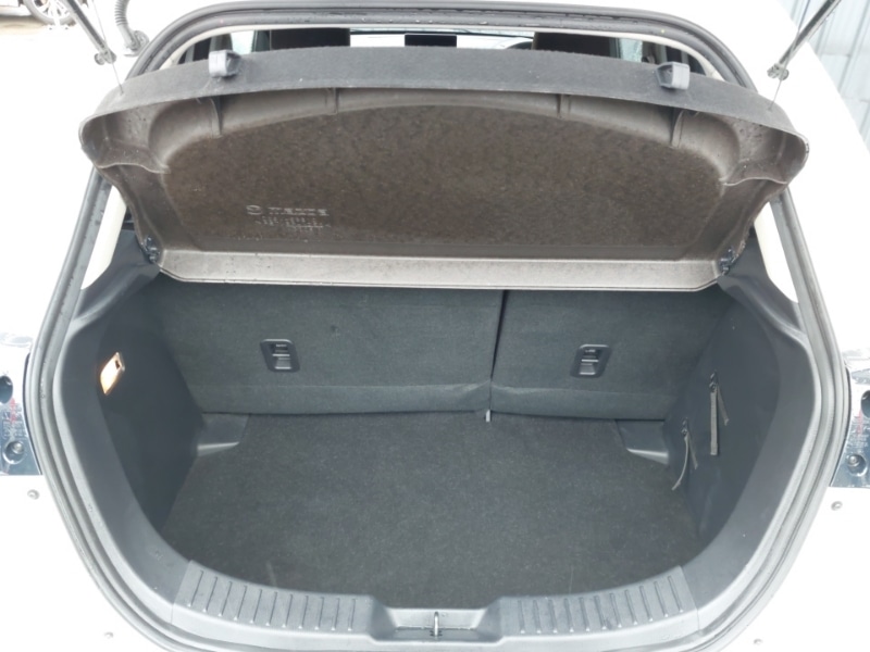 Used Mazda Mazda2 2023 for sale - 76365595: Photo 8