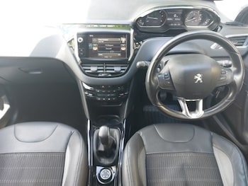 Used Peugeot 2008 2015 for sale - 78771132: Photo