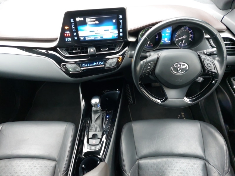 Used Toyota C-HR 2019 for sale - 76427649: Photo 2