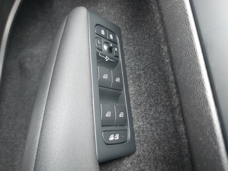 Used Volvo XC40 2023 for sale - 77189978: Photo 17