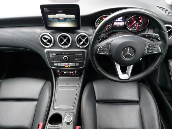 Used Mercedes-Benz A-Class 2016 for sale - 76289544: Photo 2