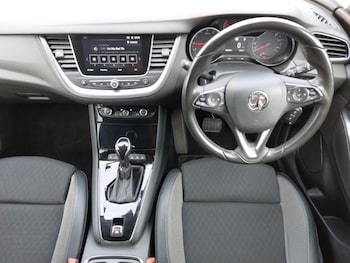 Used Vauxhall Grandland X 2019 for sale - 76150635: Photo 2
