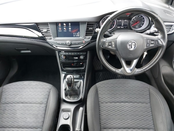 Used Vauxhall Astra 2018 for sale - 76275783: Photo 2