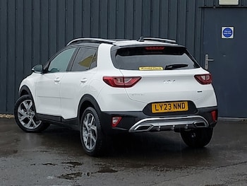 Used Kia Stonic 2023 for sale - 76543642: Photo