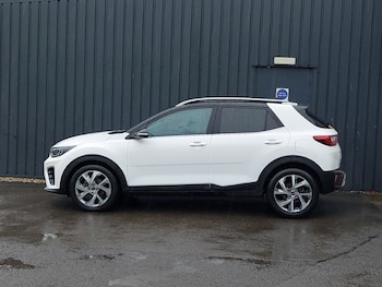 Used Kia Stonic 2023 for sale - 76543642: Photo