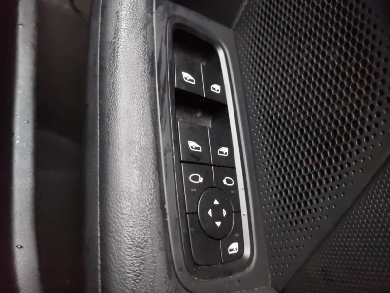 Used Porsche Taycan 2021 for sale - 77660857: Photo 17