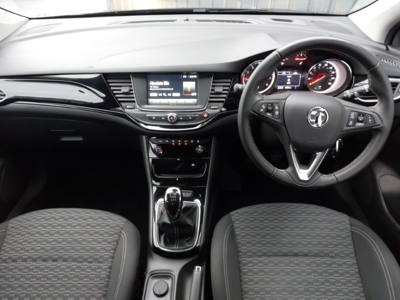 Used Vauxhall Astra 2018 for sale - 76963984: Photo 2