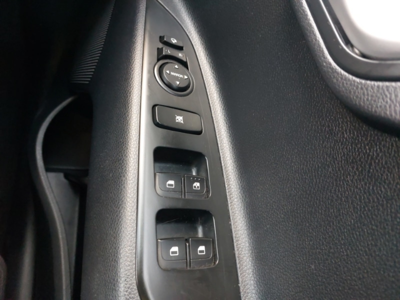 Used Kia Stonic 2023 for sale - 78046346: Photo 17