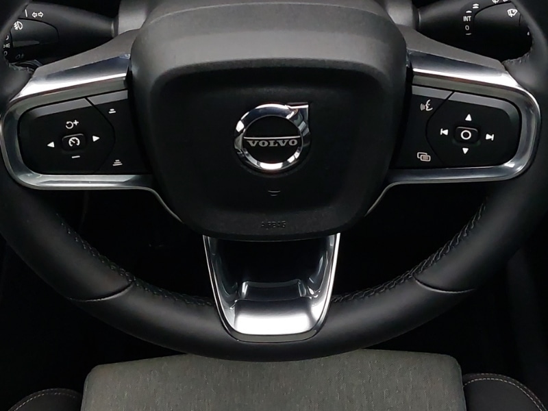 Used Volvo XC40 2022 for sale - 76875489: Photo 16