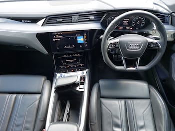 Used Audi Q8 2023 for sale - 79328491: Photo