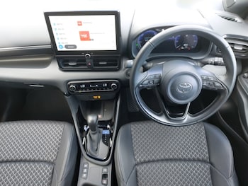 Used Toyota Yaris 2024 for sale - 75491884: Photo
