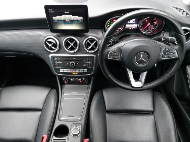 Used Mercedes-Benz A-Class 2016 for sale - 76704809: Photo 2