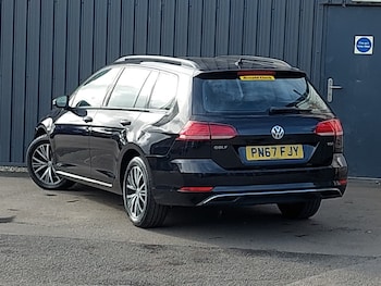 Used Volkswagen Golf 2017 for sale - 77761528: Photo