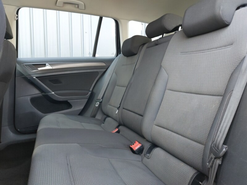 Used Volkswagen Golf 2017 for sale - 77761528: Photo 6