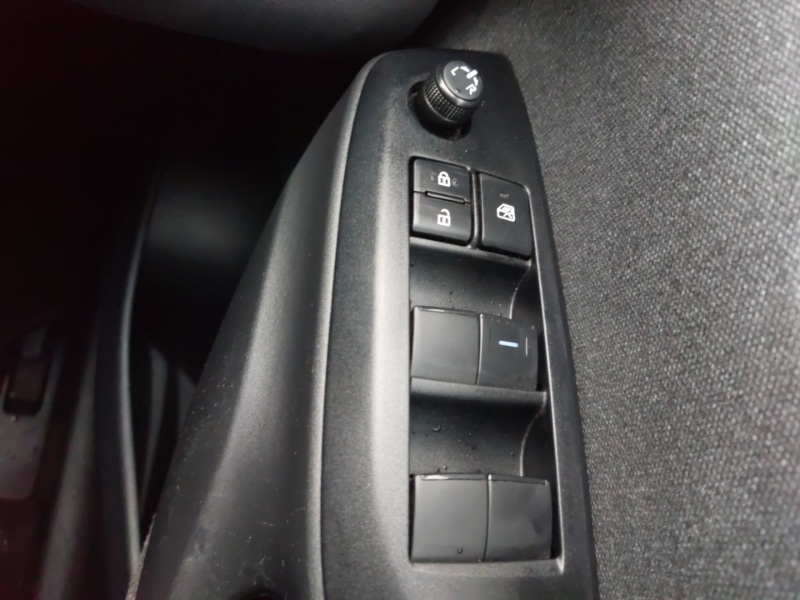 Used Toyota Yaris 2020 for sale - 76822129: Photo 17