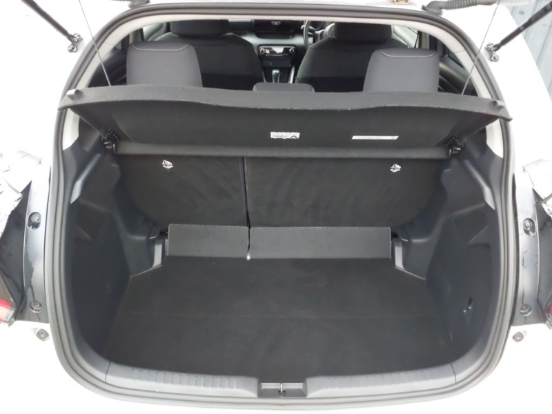 Used Toyota Yaris 2020 for sale - 76822129: Photo 8