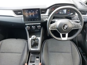 Used Renault Captur 2024 for sale - 76294055: Photo 2