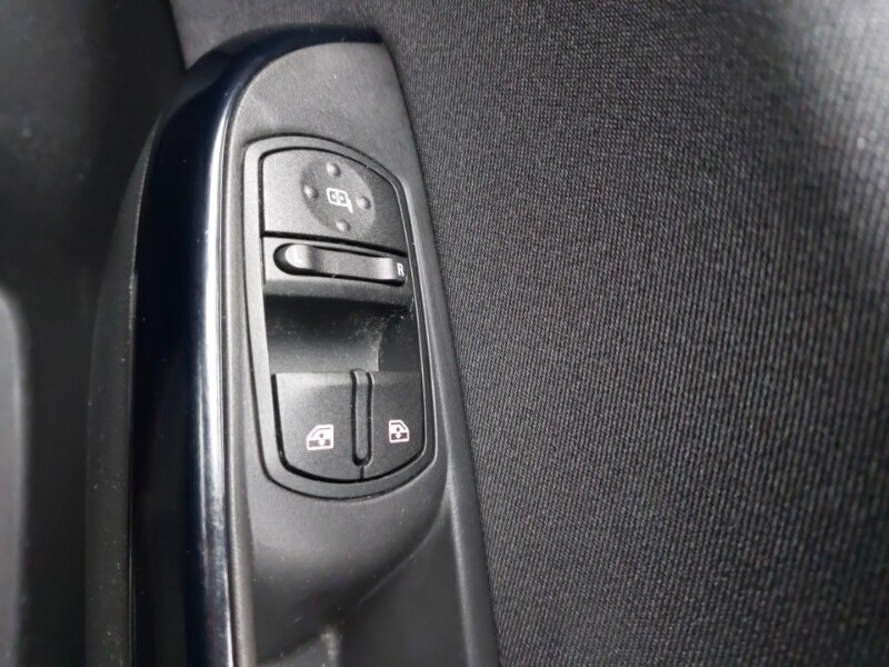 Used Vauxhall Corsa 2018 for sale - 77847061: Photo 18