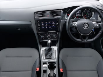 Used Volkswagen Golf 2018 for sale - 75934146: Photo