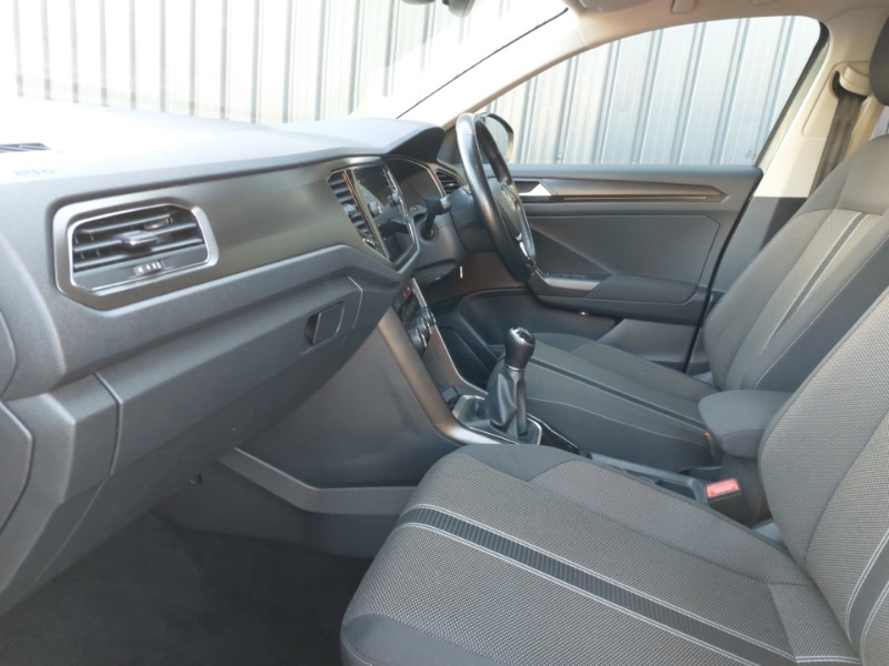 Used Volkswagen T-Roc 2019 for sale - 76437848: Photo 5