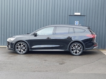 Used Ford Focus 2023 for sale - 77004317: Photo