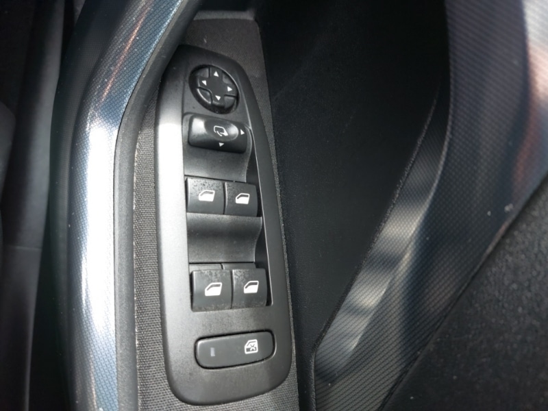 Used Peugeot 2008 2018 for sale - 78202913: Photo 18