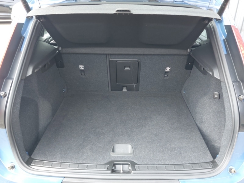 Used Volvo XC40 2023 for sale - 76687815: Photo 8