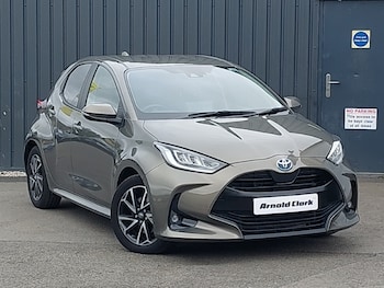 Used Toyota Yaris 2023 for sale - 79501443: Photo