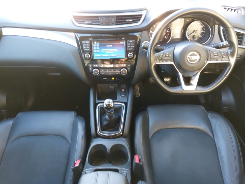 Used Nissan Qashqai 2017 for sale - 76726506: Photo 2
