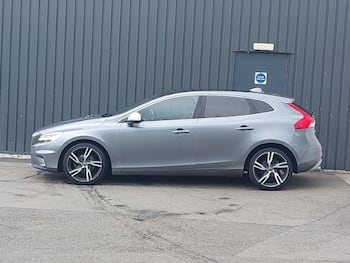 Used Volvo V40 2019 for sale - 79826815: Photo