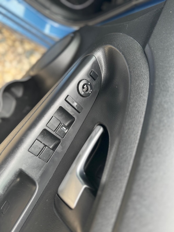 Used Kia Venga 2012 for sale - 74293947: Photo 16