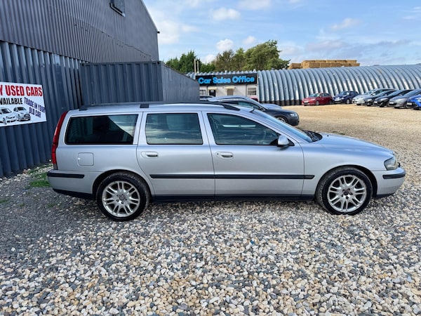 Used Volvo V70 2003 for sale - 76226637: Photo 12