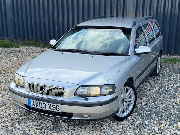 Used Volvo V70 2003 for sale - 76226637: Photo 2