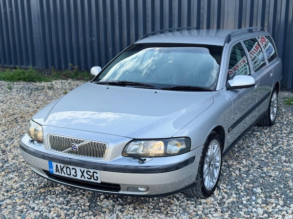 Used Volvo V70 2003 for sale - 76226637: Photo 3