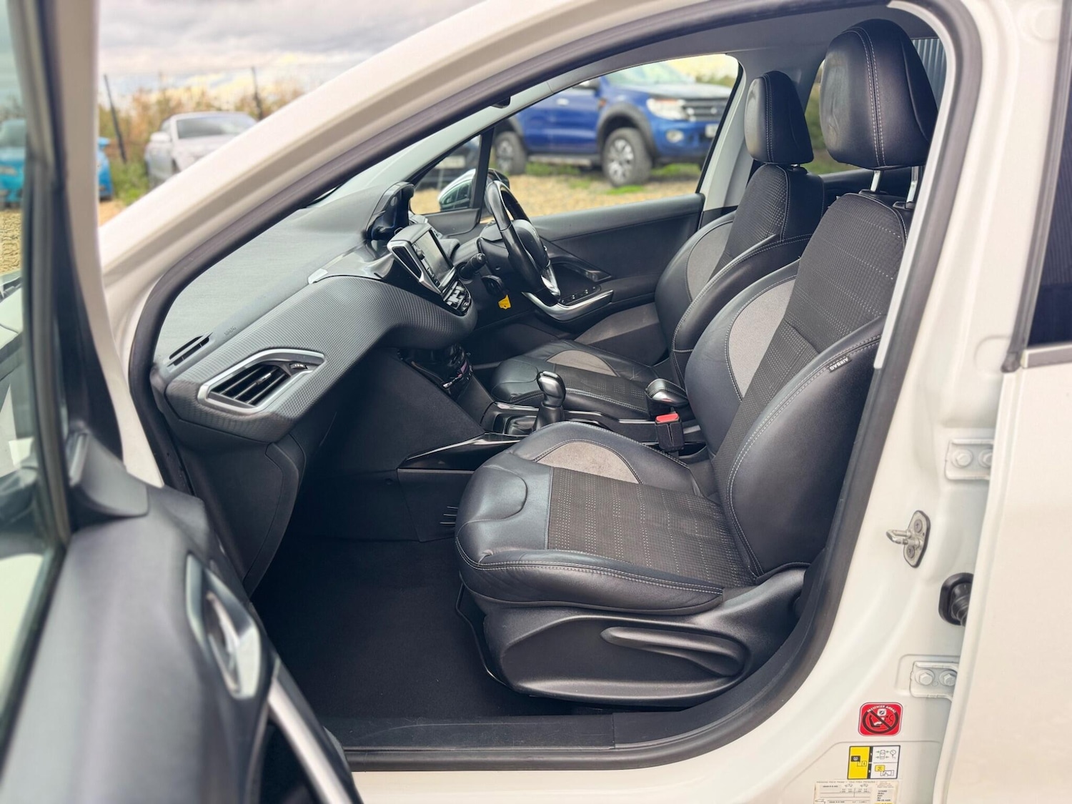 Used Peugeot 2008 2015 for sale - 76360022: Photo 15