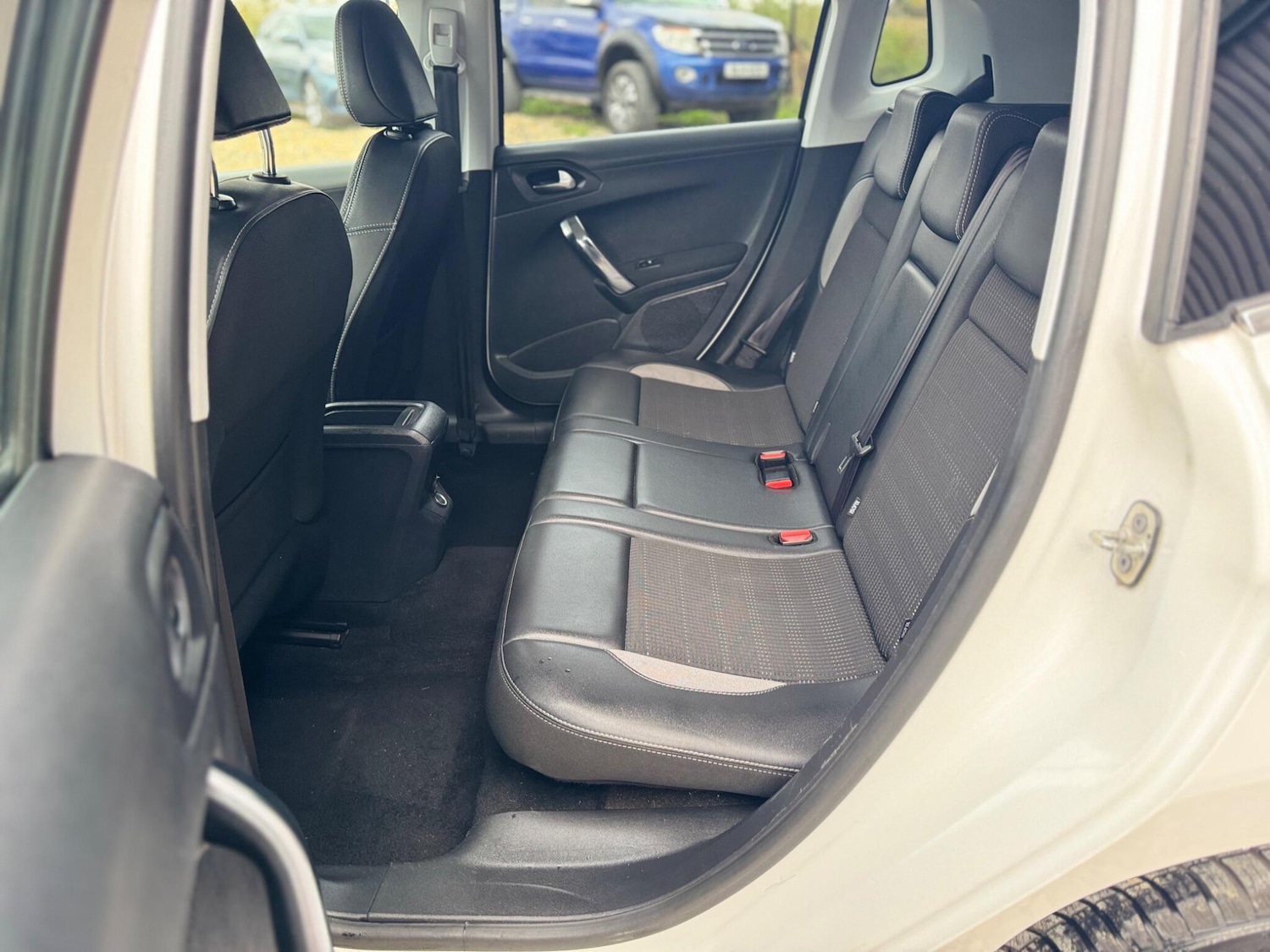 Used Peugeot 2008 2015 for sale - 76360022: Photo 17