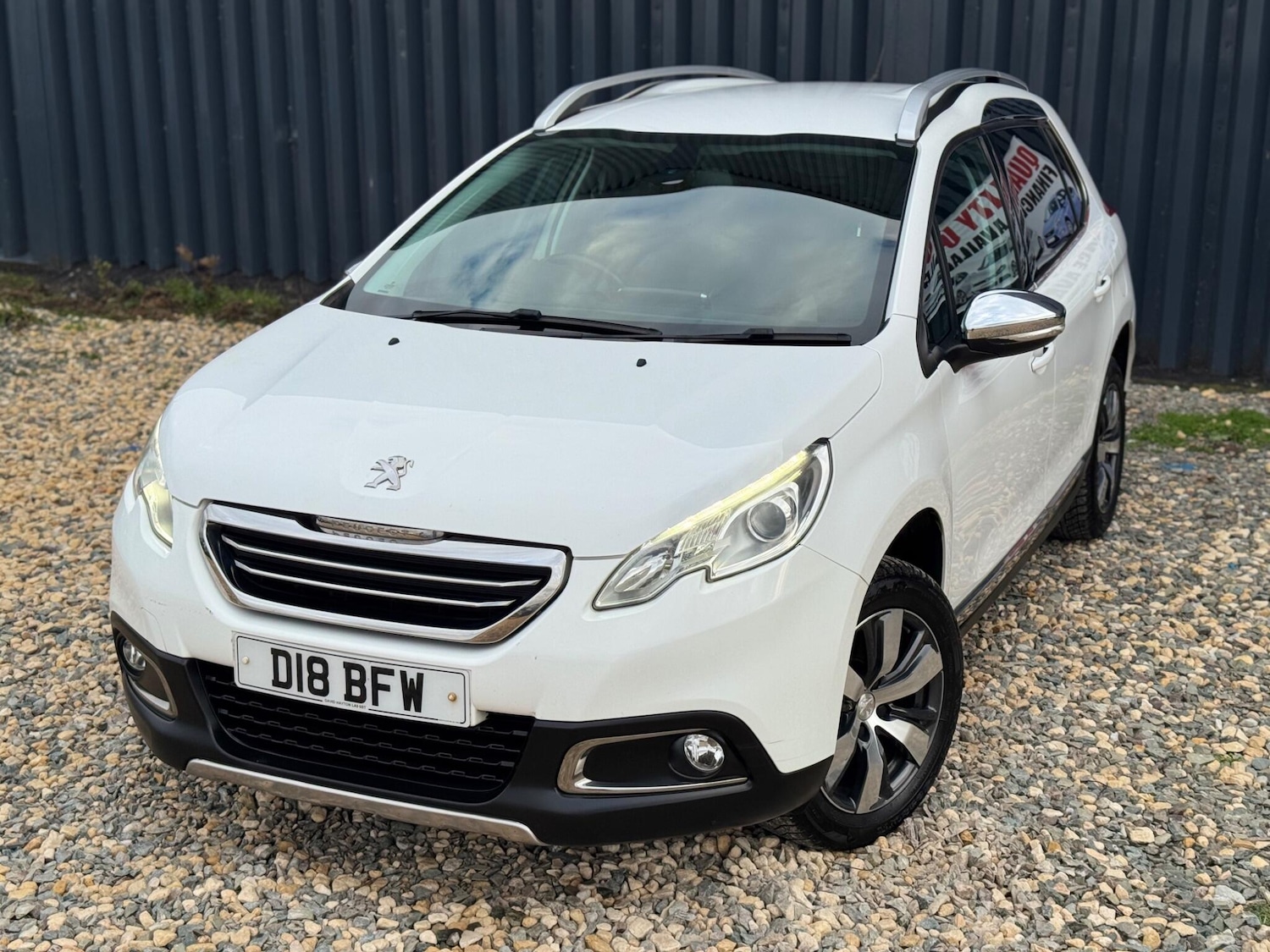 Used Peugeot 2008 2015 for sale - 76360022: Photo 2