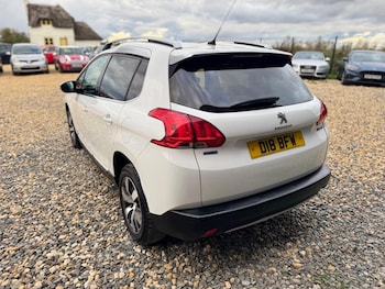 Used Peugeot 2008 2015 for sale - 76360022: Photo