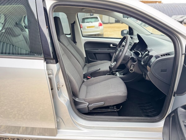 Used Volkswagen up! 2015 for sale - 76239272: Photo 26