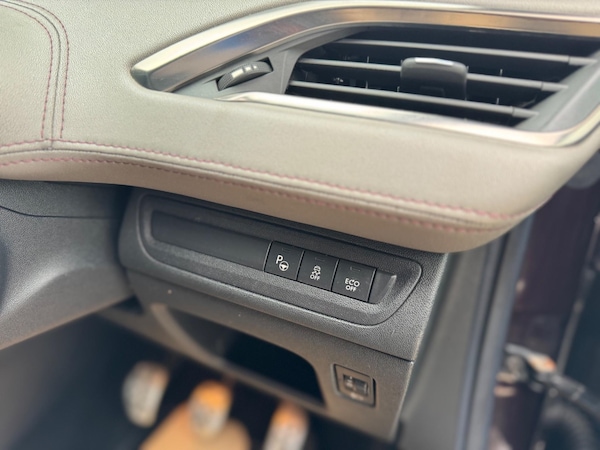 Used Peugeot 208 2014 for sale - 75400852: Photo 15