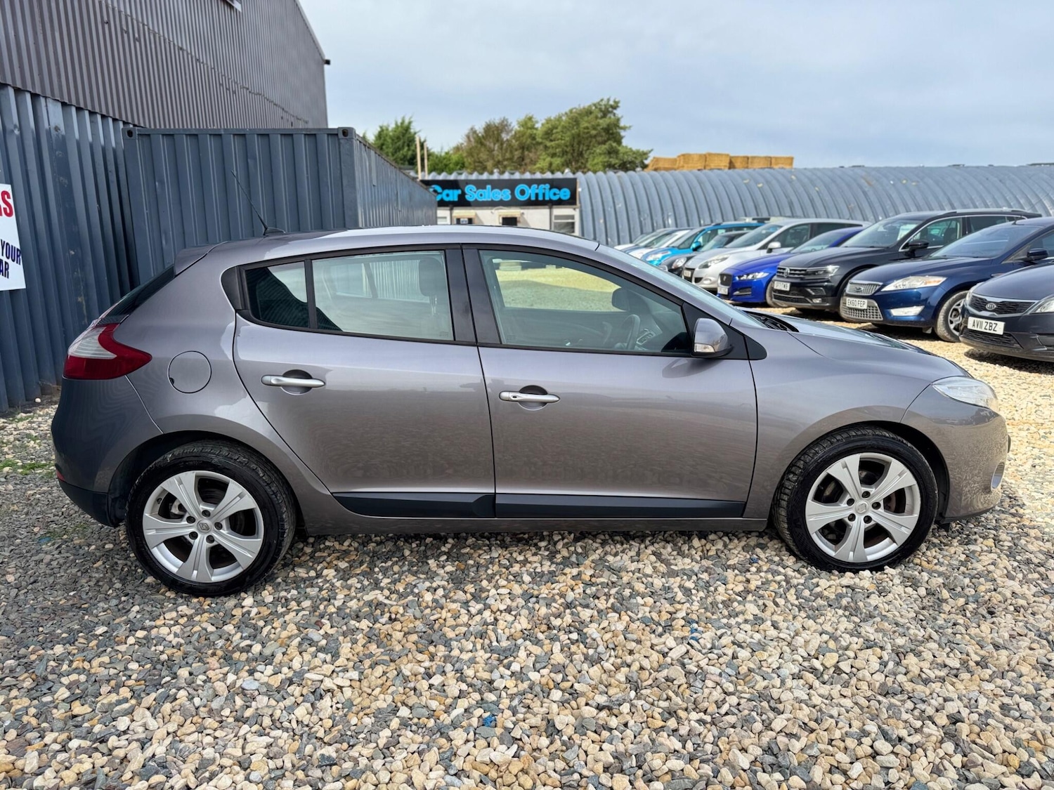Used Renault Megane 2011 for sale - 75991084: Photo 8