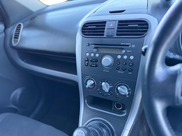 Used Suzuki Splash 2010 for sale - 76200214: Photo 31