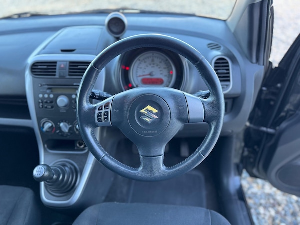 Used Suzuki Splash 2010 for sale - 76200214: Photo 32